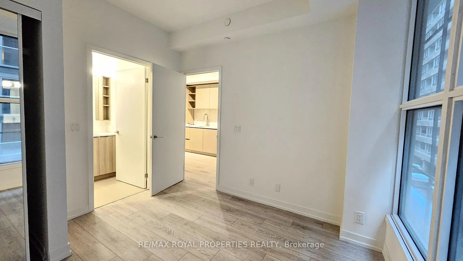 Photo 5 of Unit 301, 55 Mercer Street, Toronto, Waterfront Communities — HOMEH