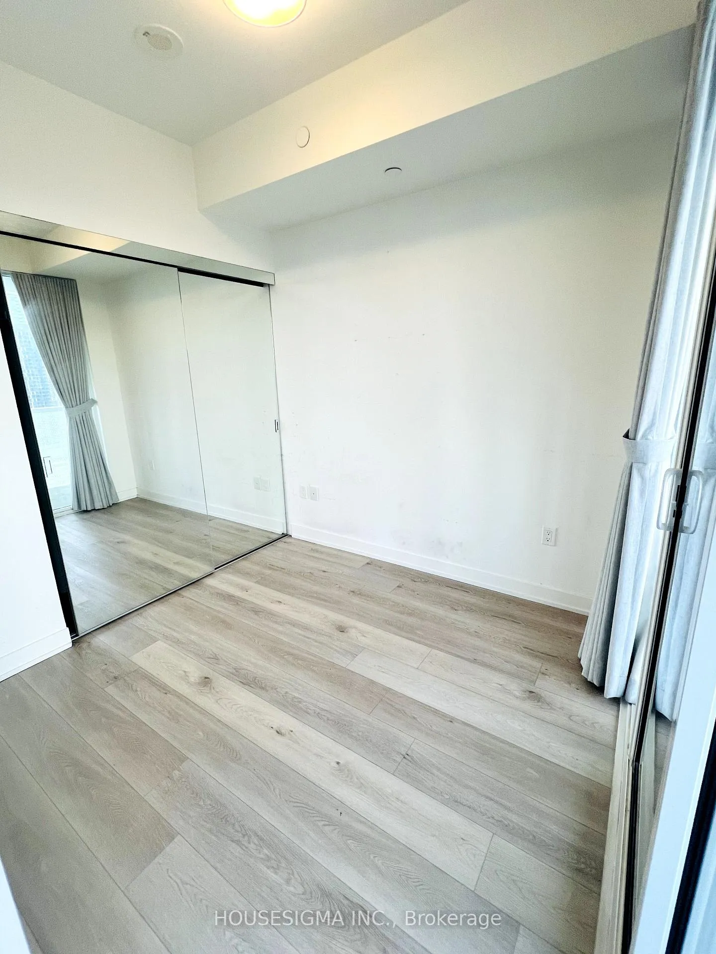 Photo 6 of Unit 2308, 15 Queens Quay E, Toronto, Waterfront Communities — HOMEH