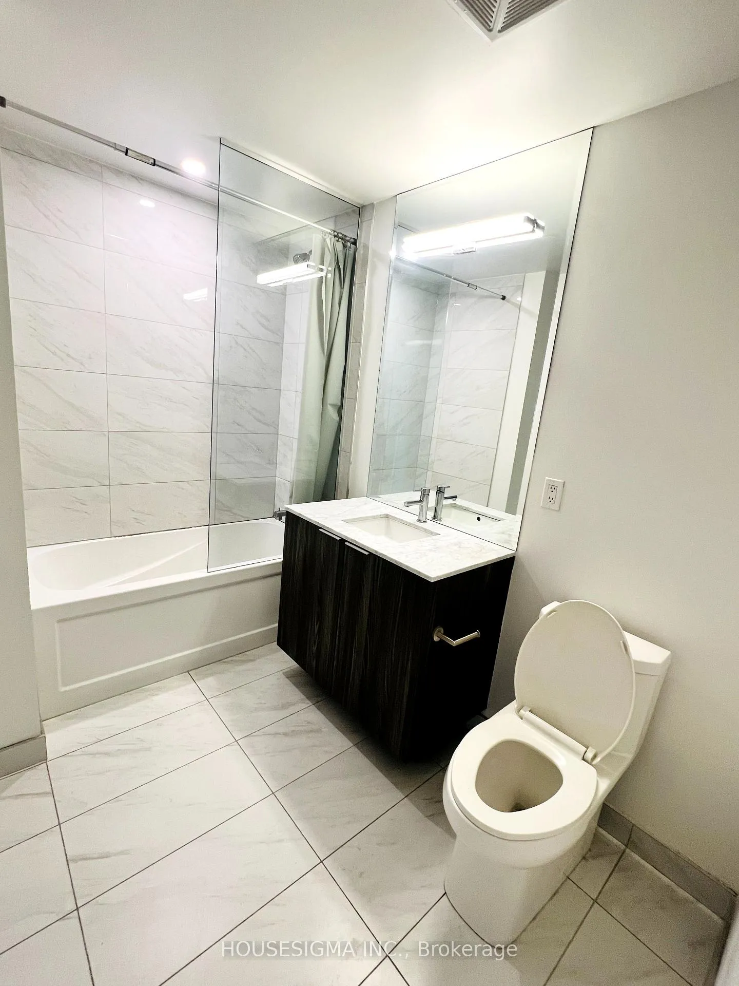 Photo 8 of Unit 2308, 15 Queens Quay E, Toronto, Waterfront Communities — HOMEH
