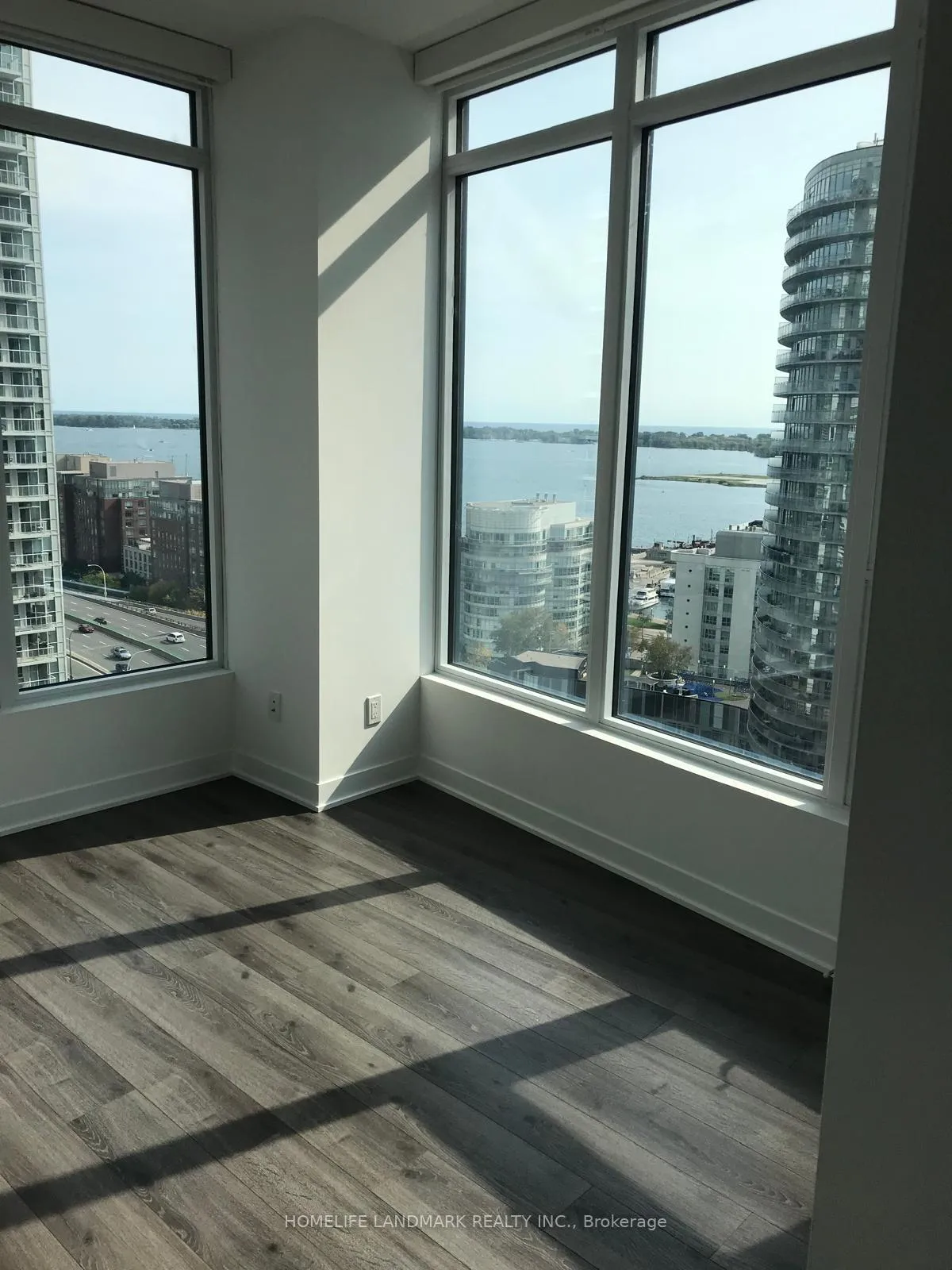 Front of Unit 2212, 70 Queens Wharf Road