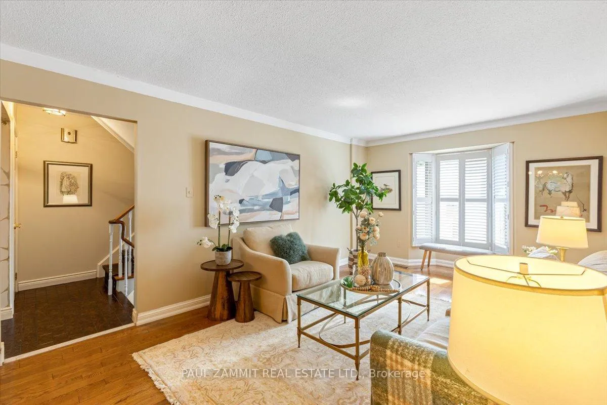 Photo 3 of 220 Royal Orchard Boulevard, Markham, Royal Orchard — HOMEH