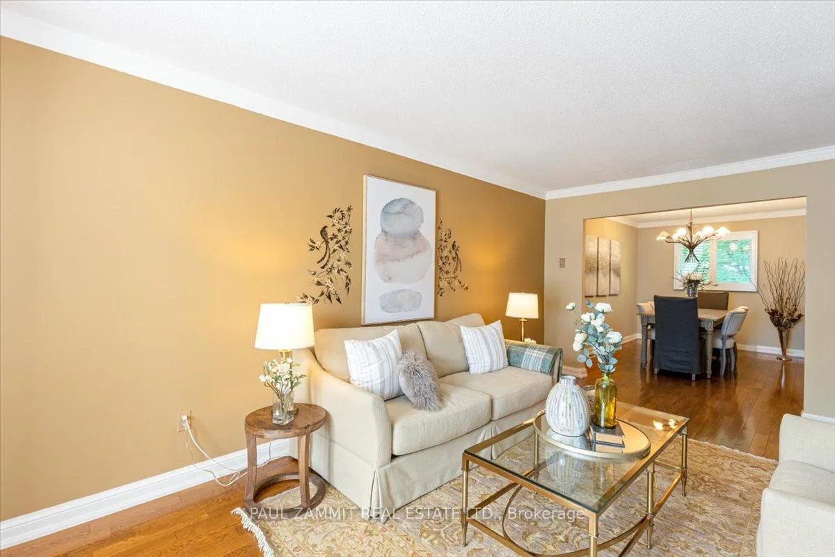 Photo 4 of 220 Royal Orchard Boulevard, Markham, Royal Orchard — HOMEH