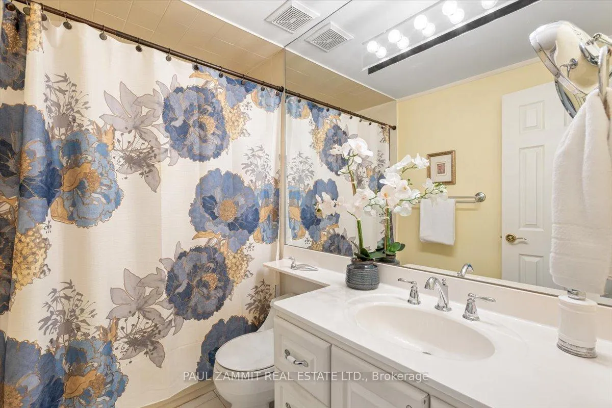 Photo 16 of 220 Royal Orchard Boulevard, Markham, Royal Orchard — HOMEH