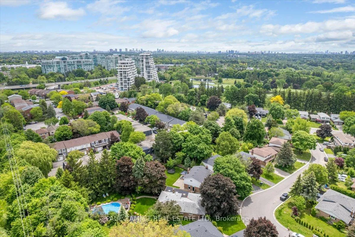 Photo 28 of 220 Royal Orchard Boulevard, Markham, Royal Orchard — HOMEH