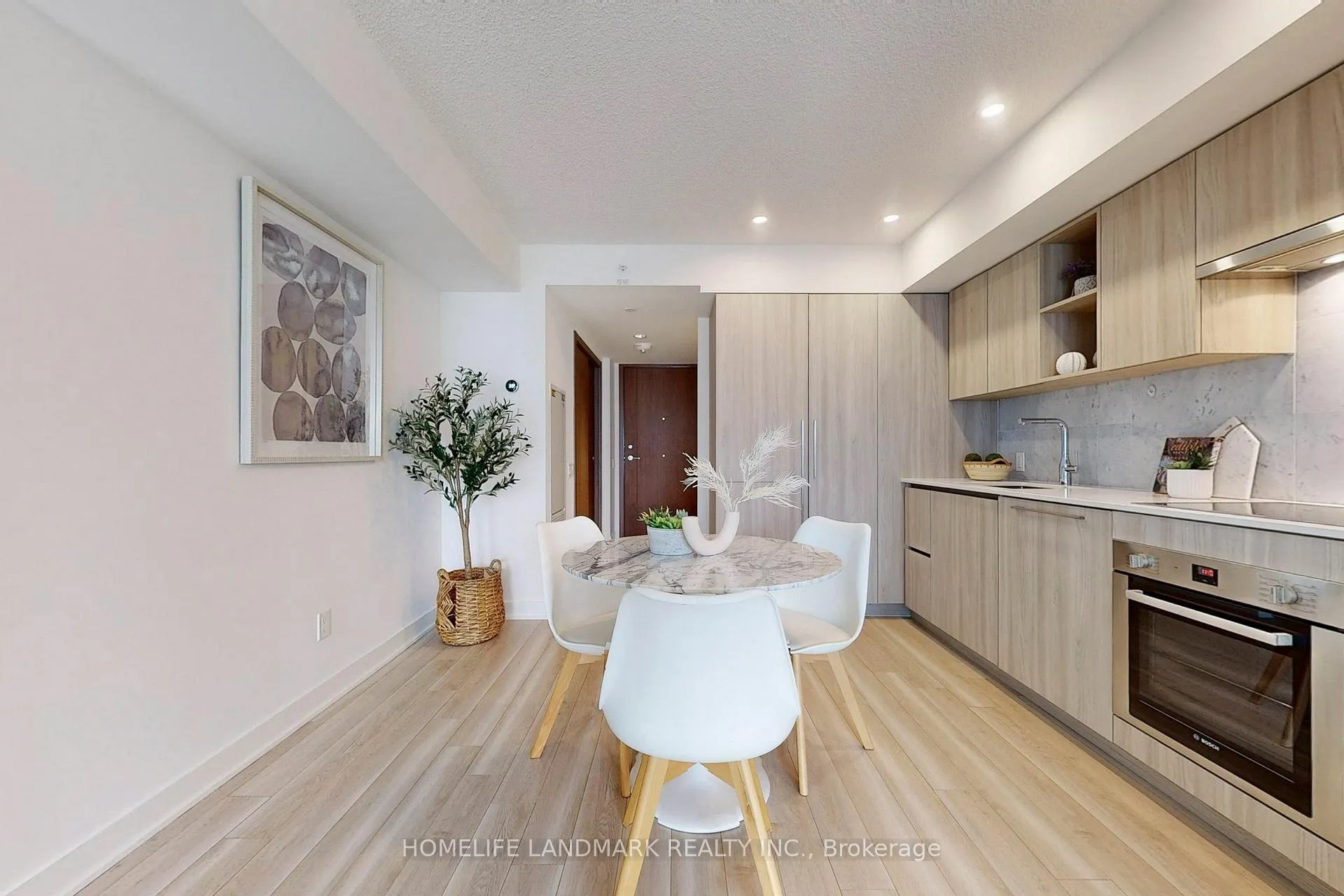 Photo 2 of Unit 2712, 17 Bathurst Street, Toronto, Waterfront Communities — HOMEH