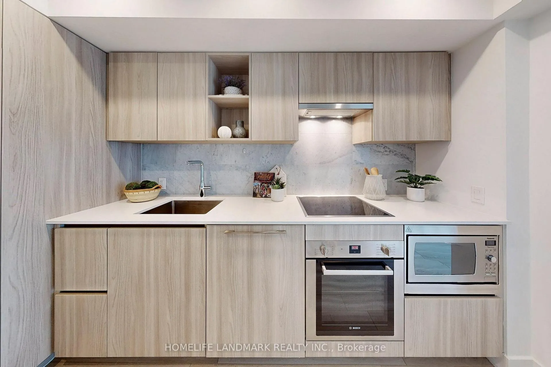 Photo 4 of Unit 2712, 17 Bathurst Street, Toronto, Waterfront Communities — HOMEH