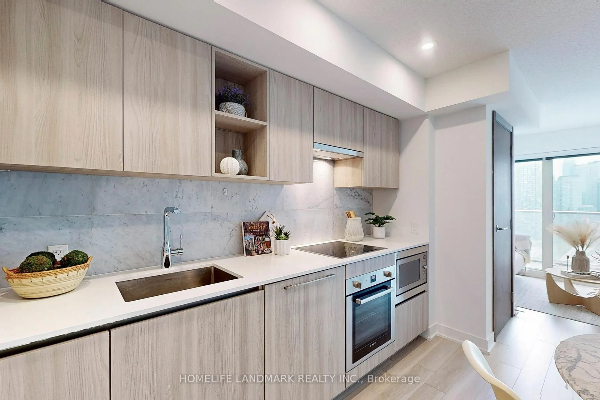 Photo 5 of Unit 2712, 17 Bathurst Street, Toronto, Waterfront Communities — HOMEH