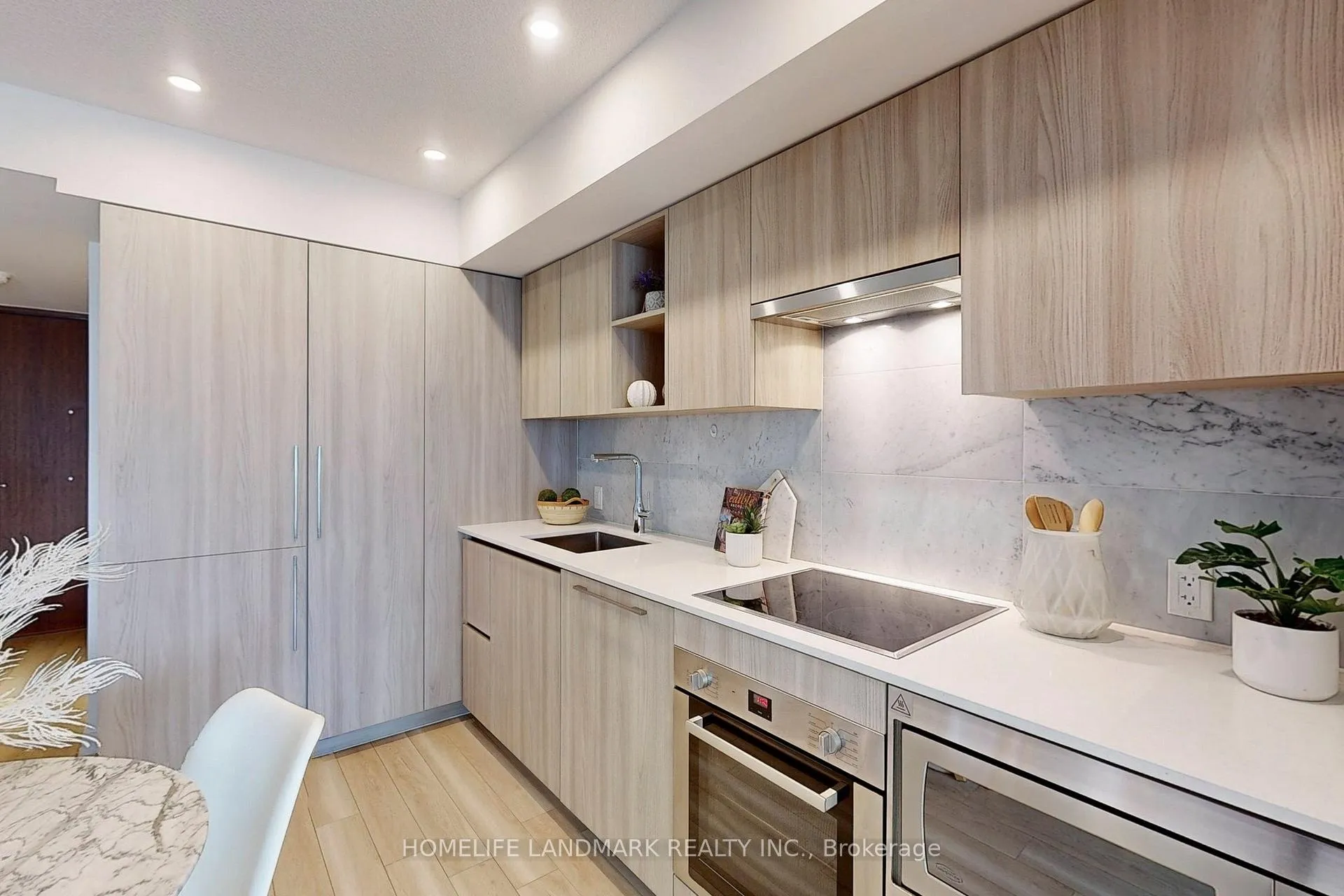 Photo 6 of Unit 2712, 17 Bathurst Street, Toronto, Waterfront Communities — HOMEH
