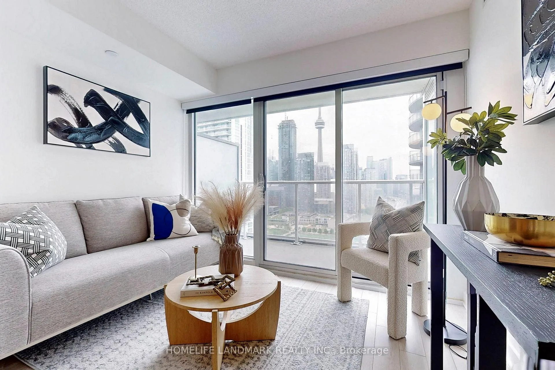 Photo 7 of Unit 2712, 17 Bathurst Street, Toronto, Waterfront Communities — HOMEH