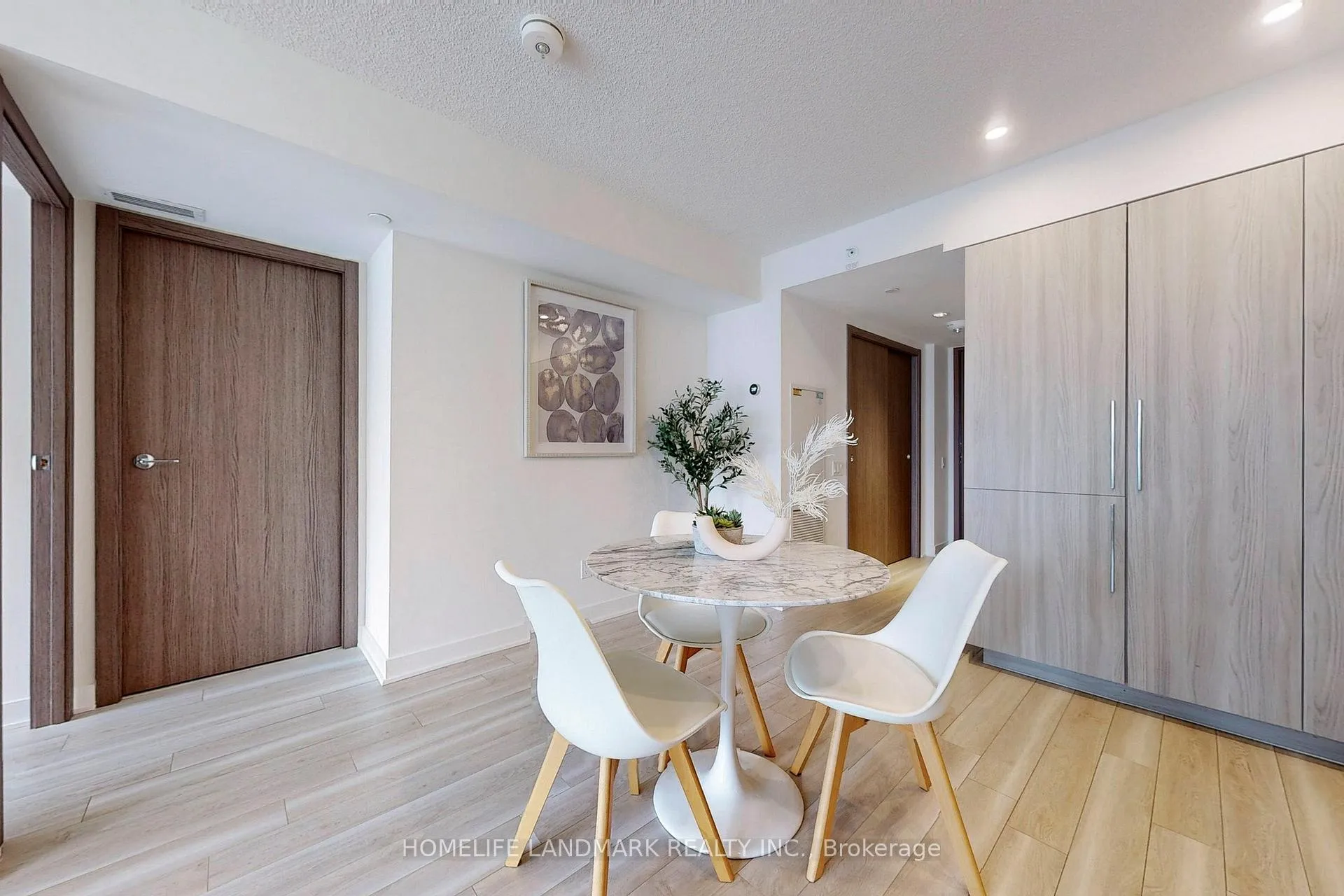 Photo 11 of Unit 2712, 17 Bathurst Street, Toronto, Waterfront Communities — HOMEH