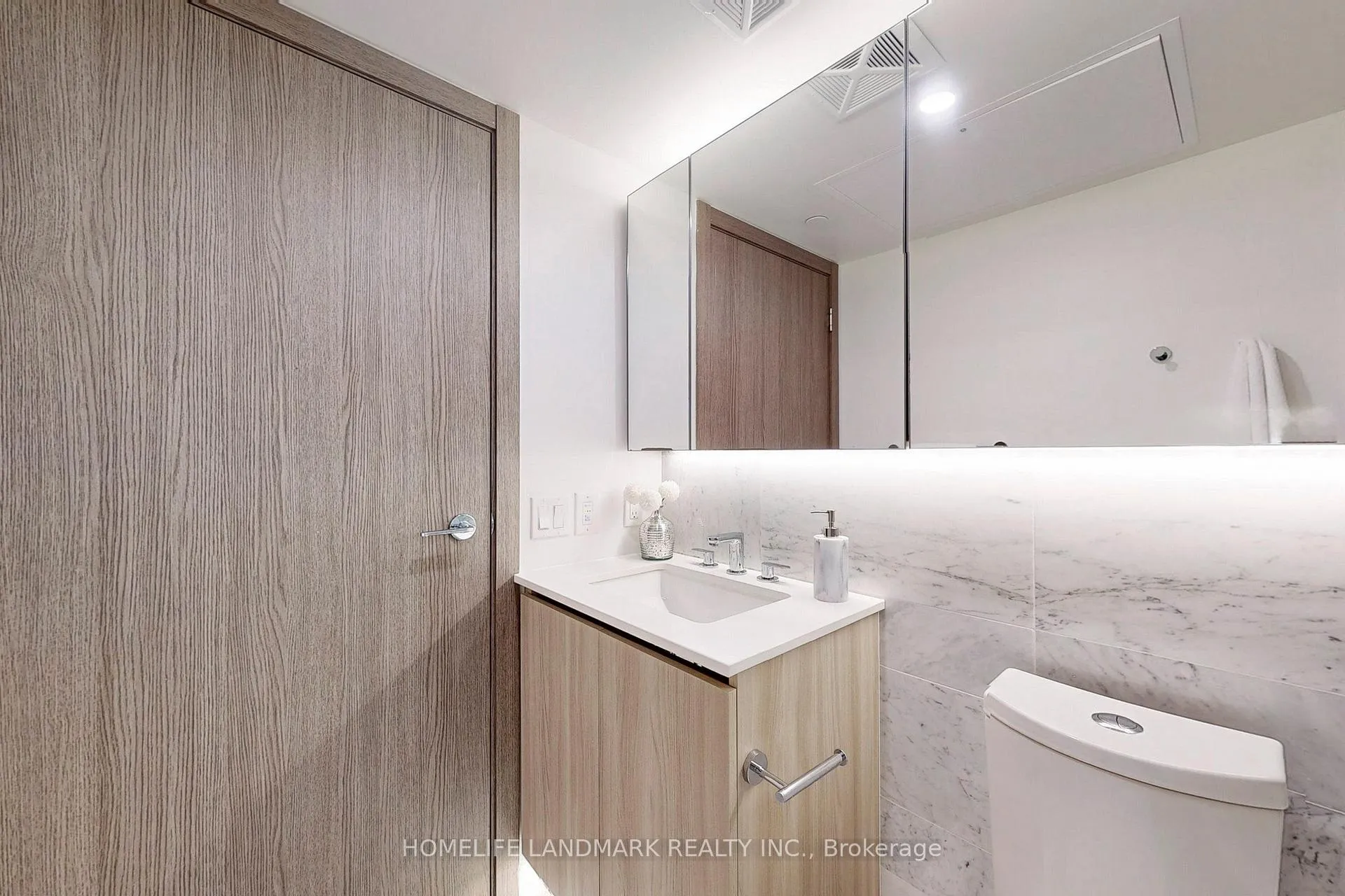 Photo 13 of Unit 2712, 17 Bathurst Street, Toronto, Waterfront Communities — HOMEH