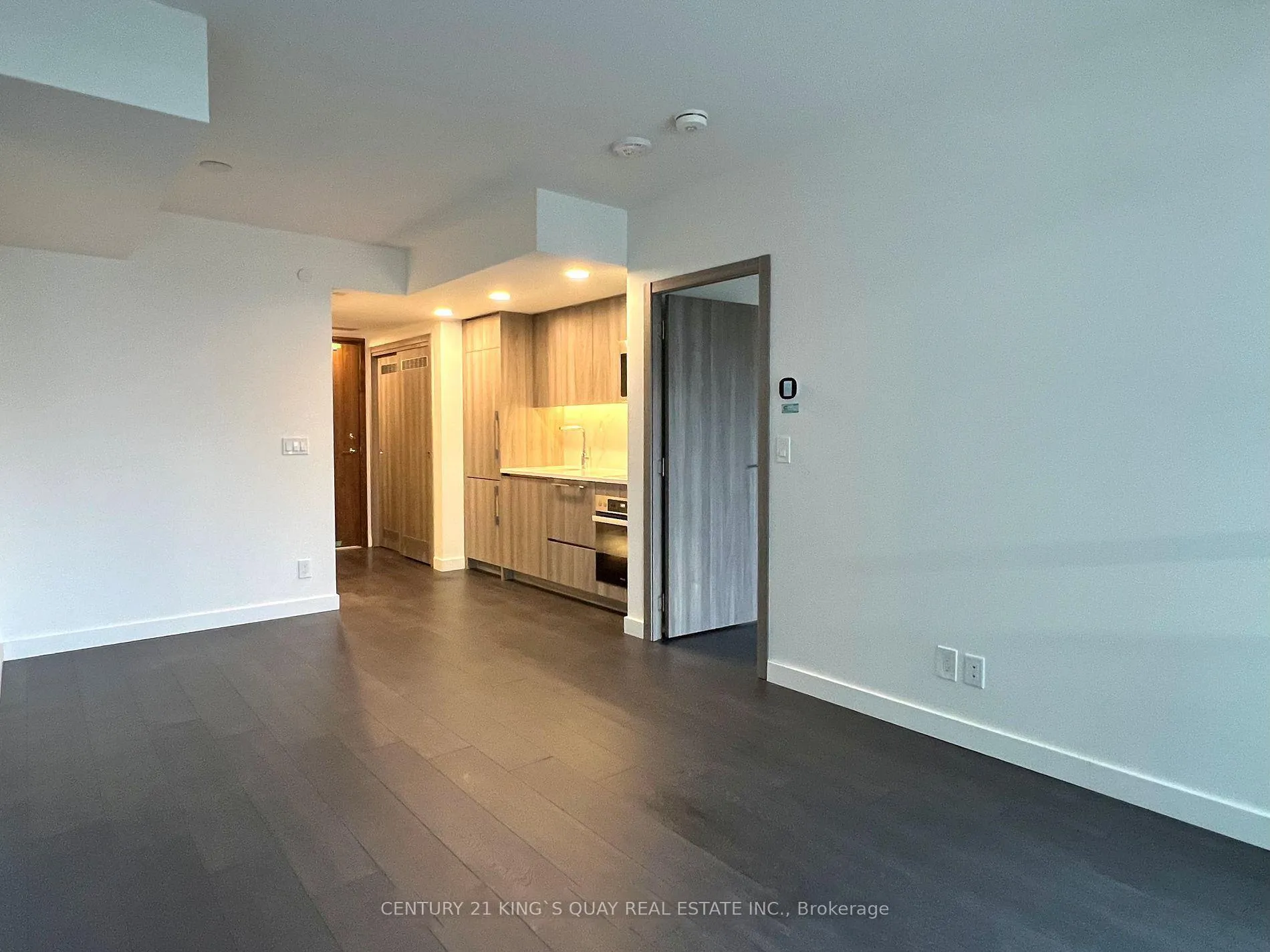 Photo 3 of Unit 1105, 38 Widmer Street, Toronto, Waterfront Communities — HOMEH