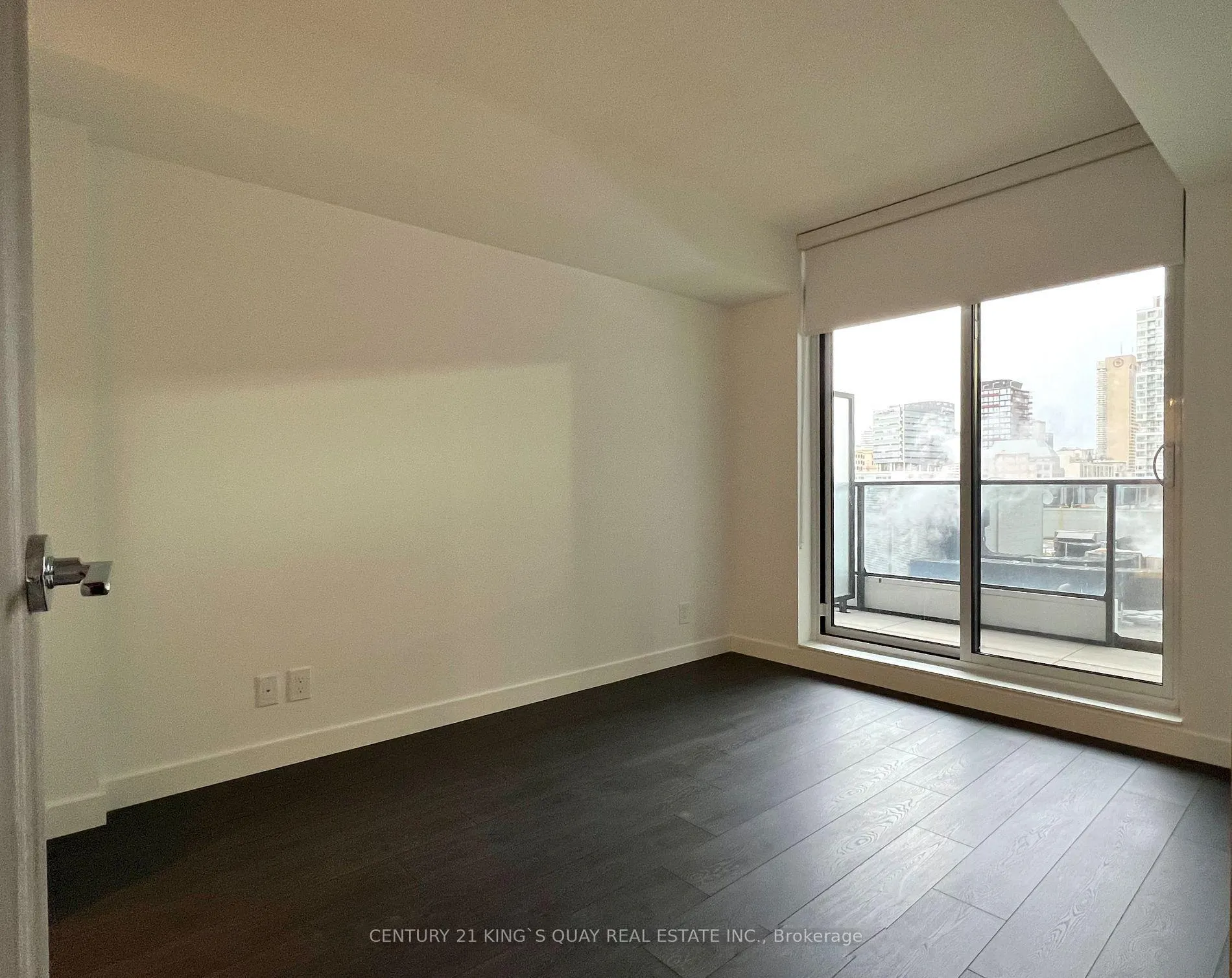 Photo 4 of Unit 1105, 38 Widmer Street, Toronto, Waterfront Communities — HOMEH