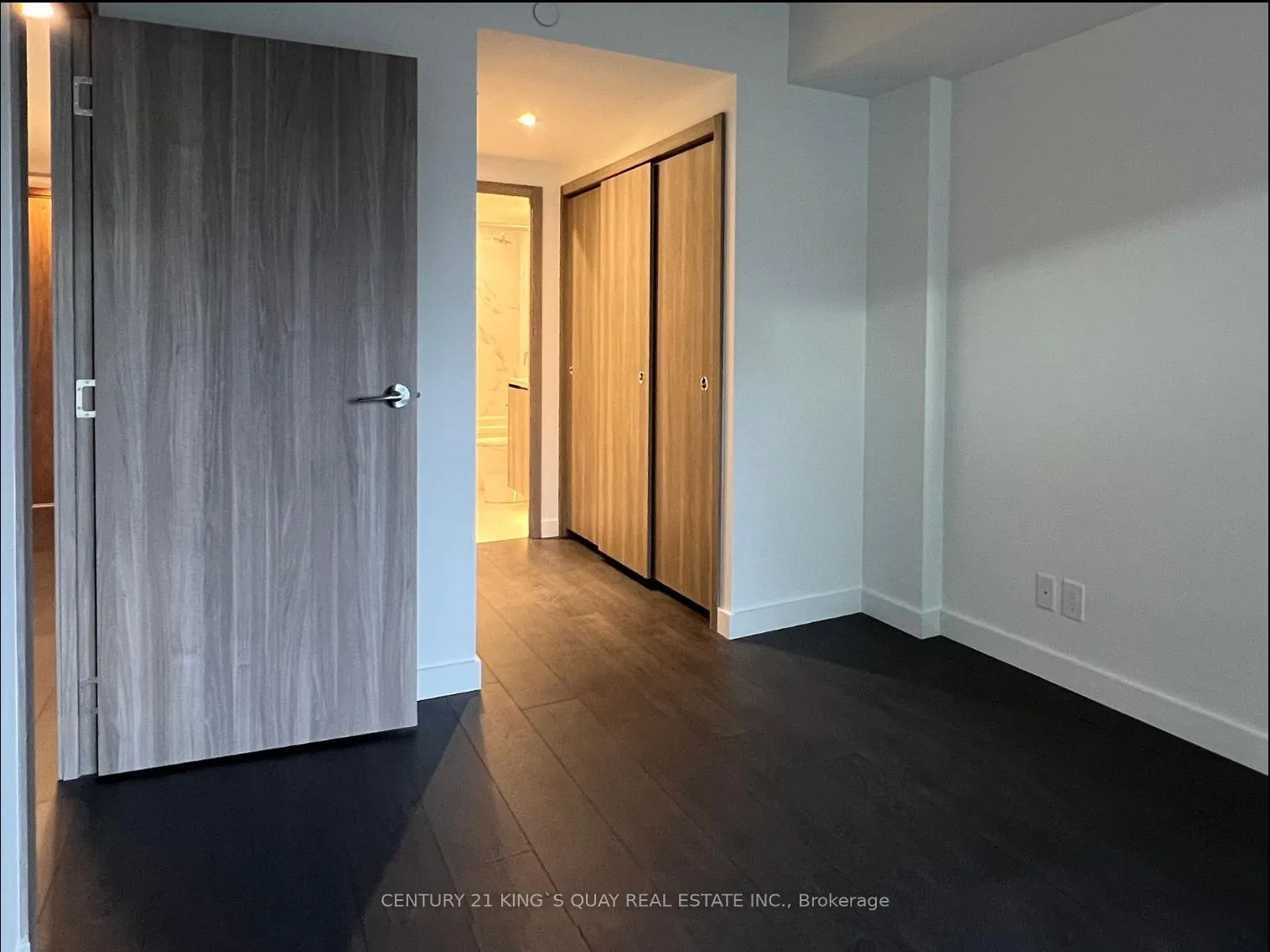 Photo 5 of Unit 1105, 38 Widmer Street, Toronto, Waterfront Communities — HOMEH