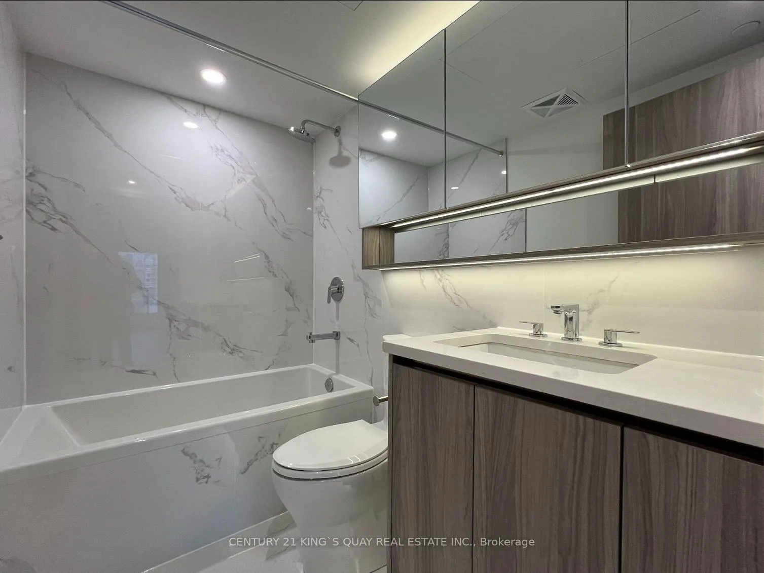 Photo 6 of Unit 1105, 38 Widmer Street, Toronto, Waterfront Communities — HOMEH