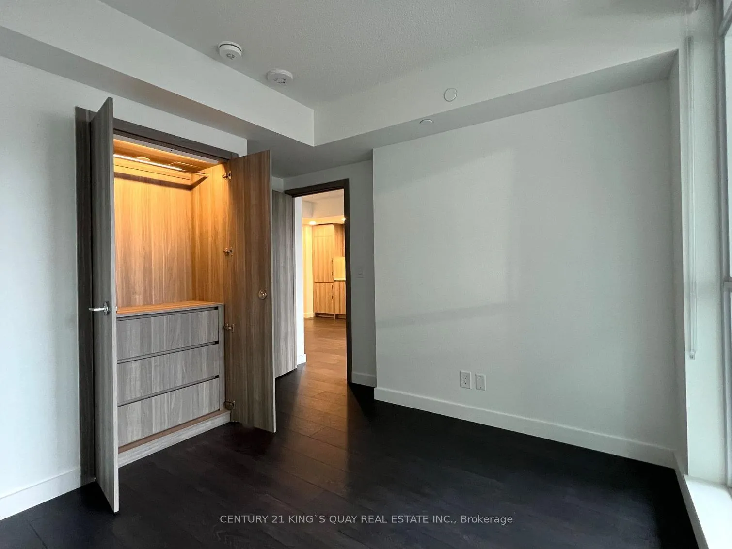 Photo 9 of Unit 1105, 38 Widmer Street, Toronto, Waterfront Communities — HOMEH