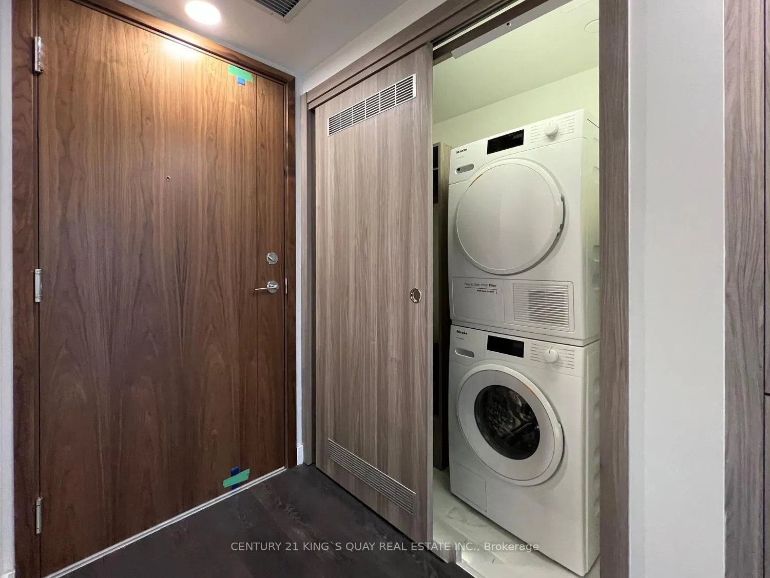Photo 10 of Unit 1105, 38 Widmer Street, Toronto, Waterfront Communities — HOMEH