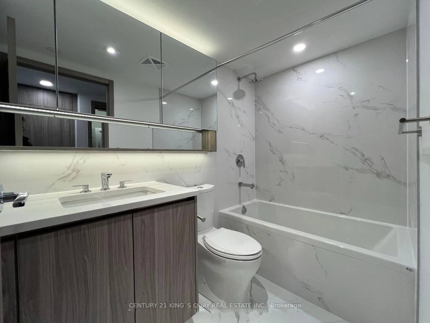Photo 11 of Unit 1105, 38 Widmer Street, Toronto, Waterfront Communities — HOMEH
