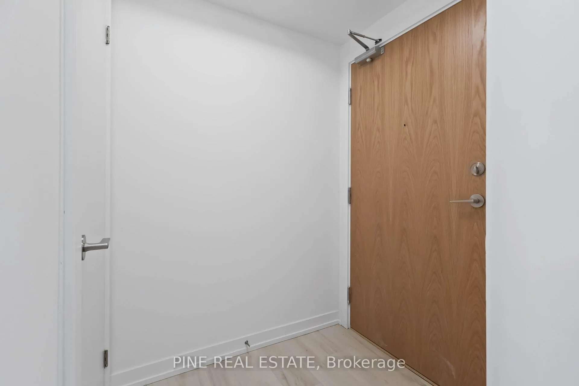 Photo 3 of Unit 1008, 1435 Celebration Drive, Pickering, Bay Ridges — HOMEH