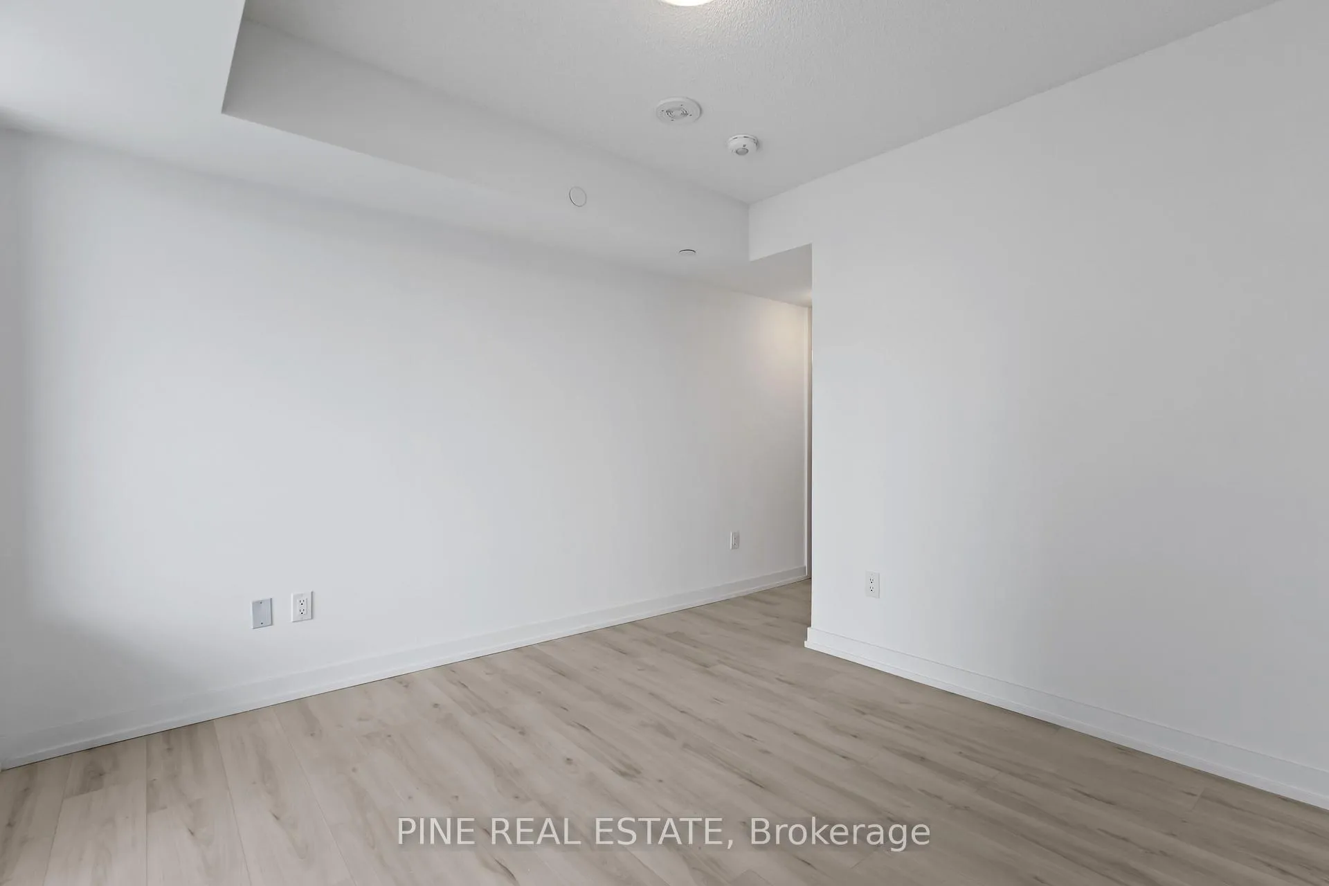 Photo 5 of Unit 1008, 1435 Celebration Drive, Pickering, Bay Ridges — HOMEH