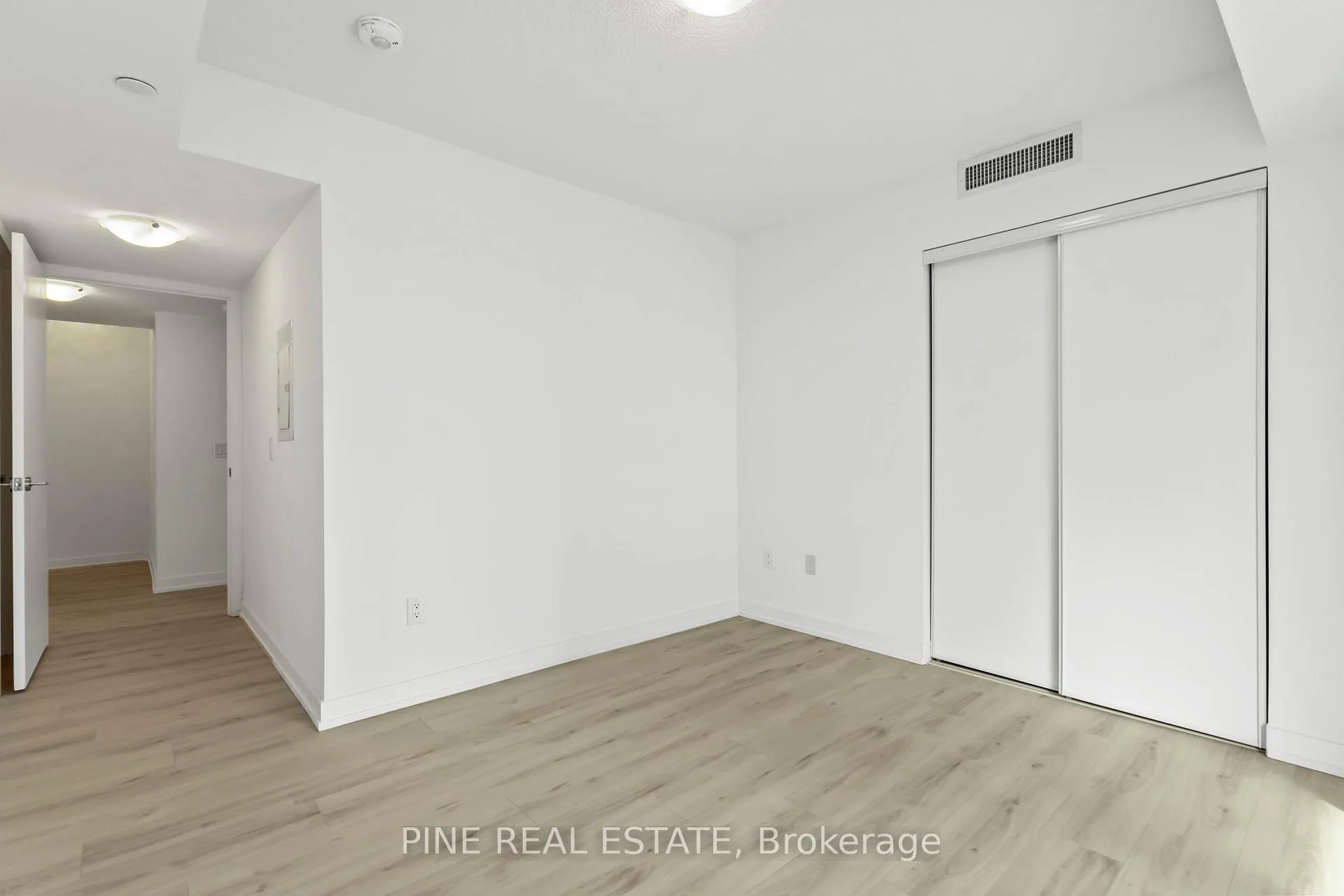 Photo 6 of Unit 1008, 1435 Celebration Drive, Pickering, Bay Ridges — HOMEH