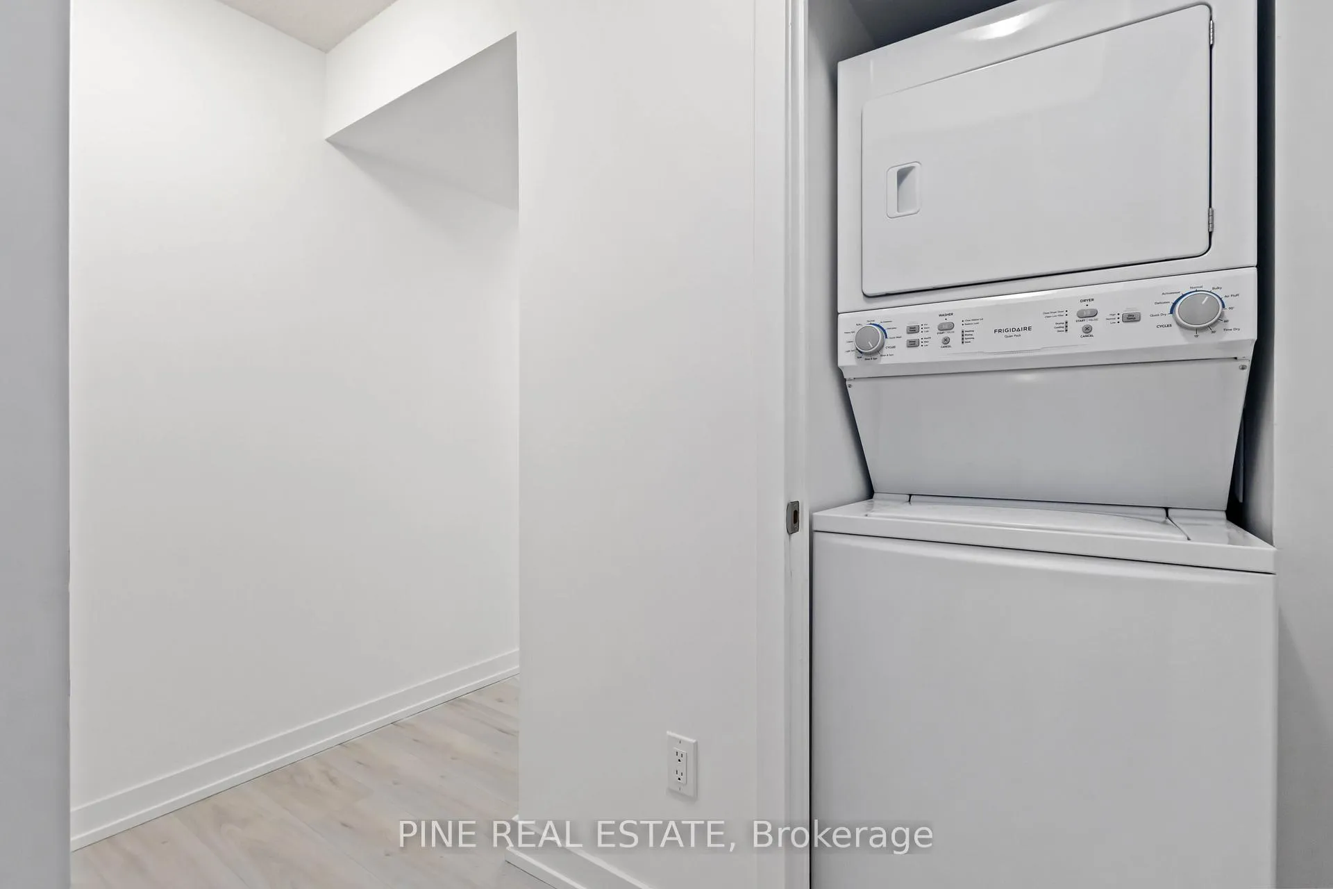 Photo 11 of Unit 1008, 1435 Celebration Drive, Pickering, Bay Ridges — HOMEH