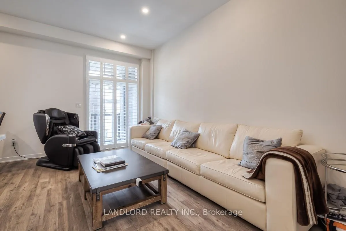 Photo 3 of 44 Armillo Place, Markham, Wismer — HOMEH