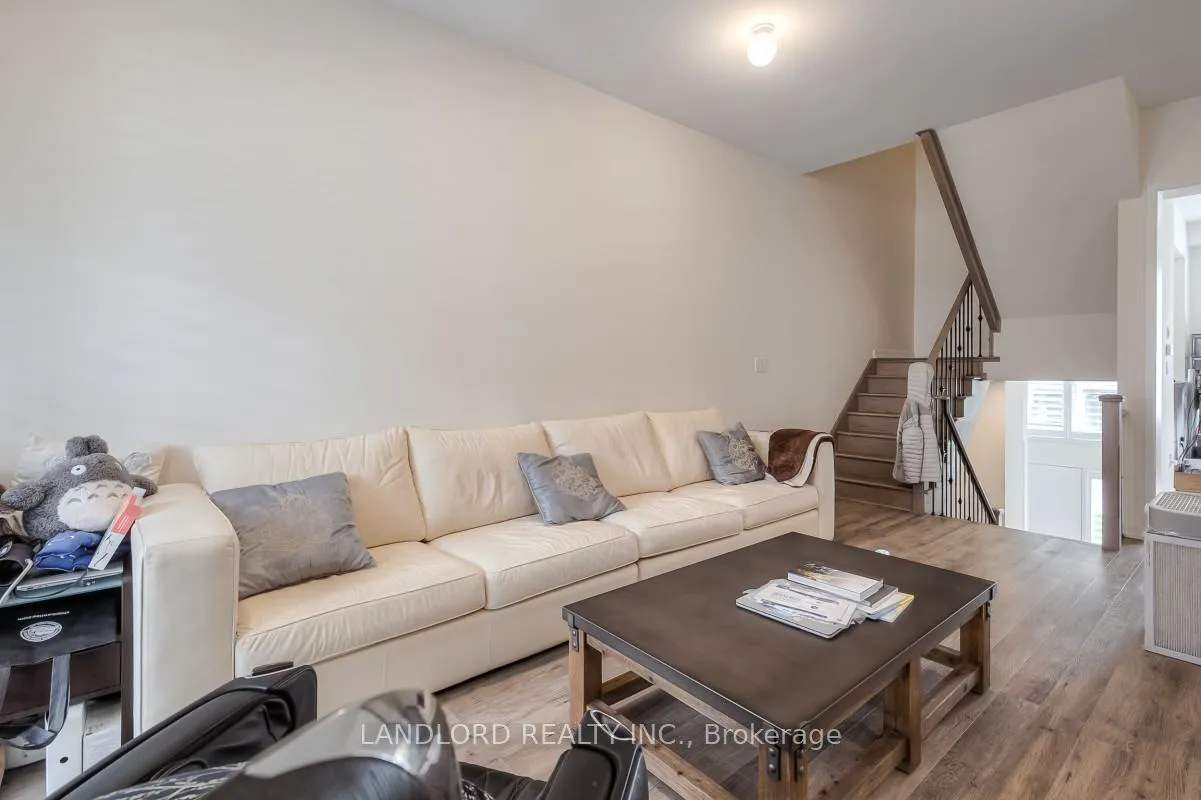 Photo 4 of 44 Armillo Place, Markham, Wismer — HOMEH