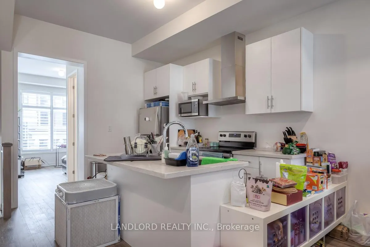 Photo 6 of 44 Armillo Place, Markham, Wismer — HOMEH