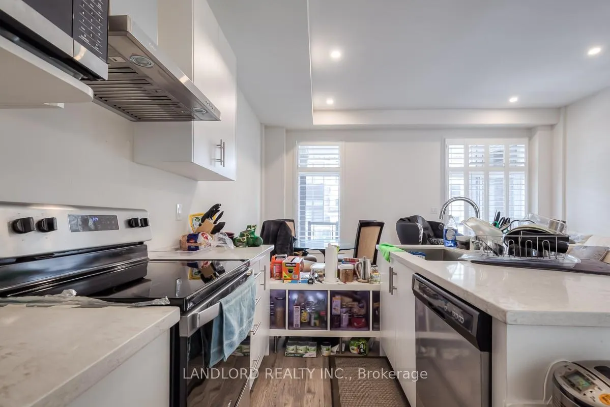 Photo 8 of 44 Armillo Place, Markham, Wismer — HOMEH