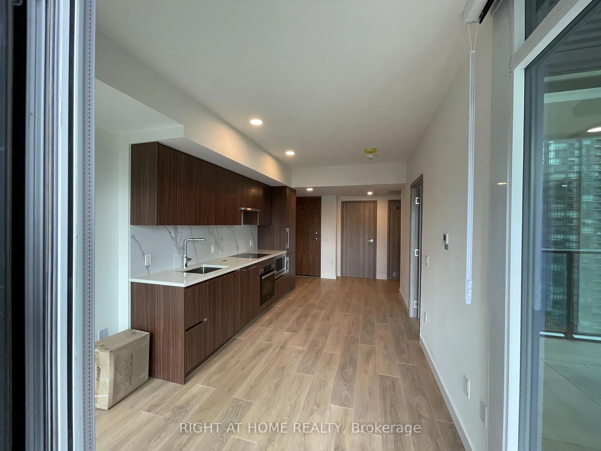 Photo 12 of Unit 2012, 3 Concord Cityplace Way, Toronto, Waterfront Communities — HOMEH
