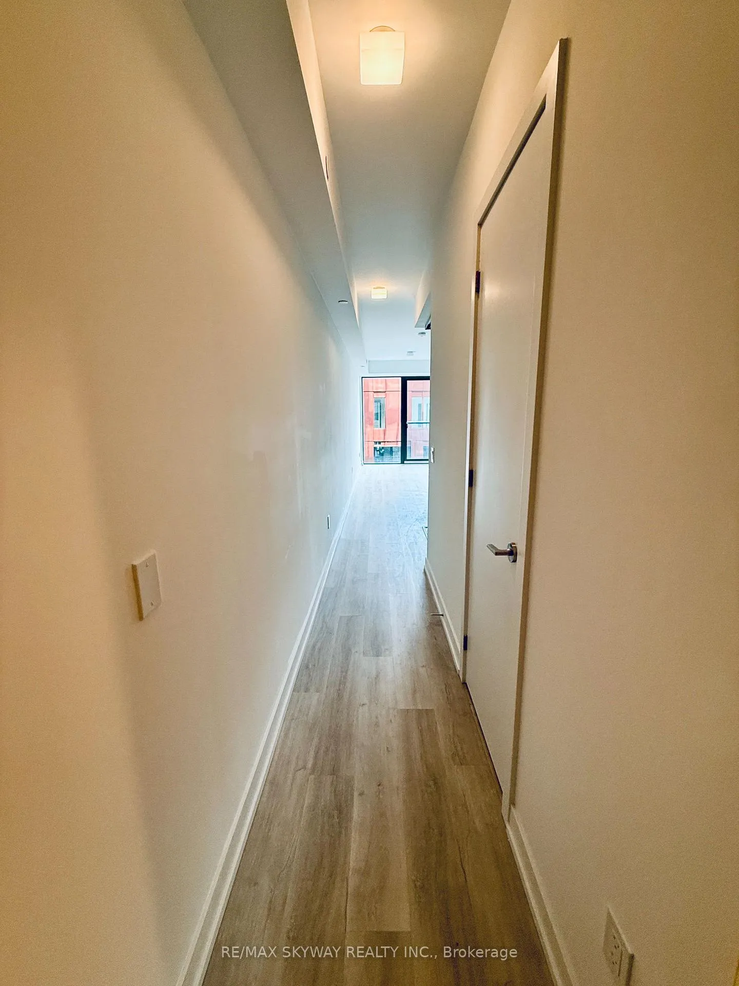 Photo 4 of Unit 504, 28 Eastern Avenue W, Toronto, Moss Park — HOMEH