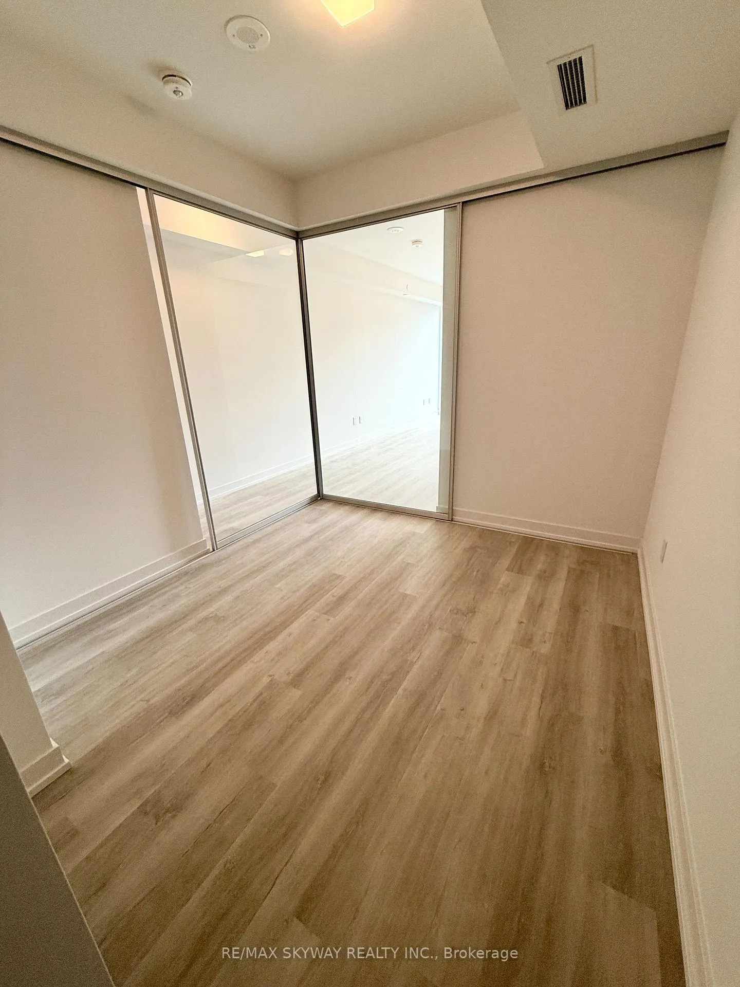 Photo 11 of Unit 504, 28 Eastern Avenue W, Toronto, Moss Park — HOMEH