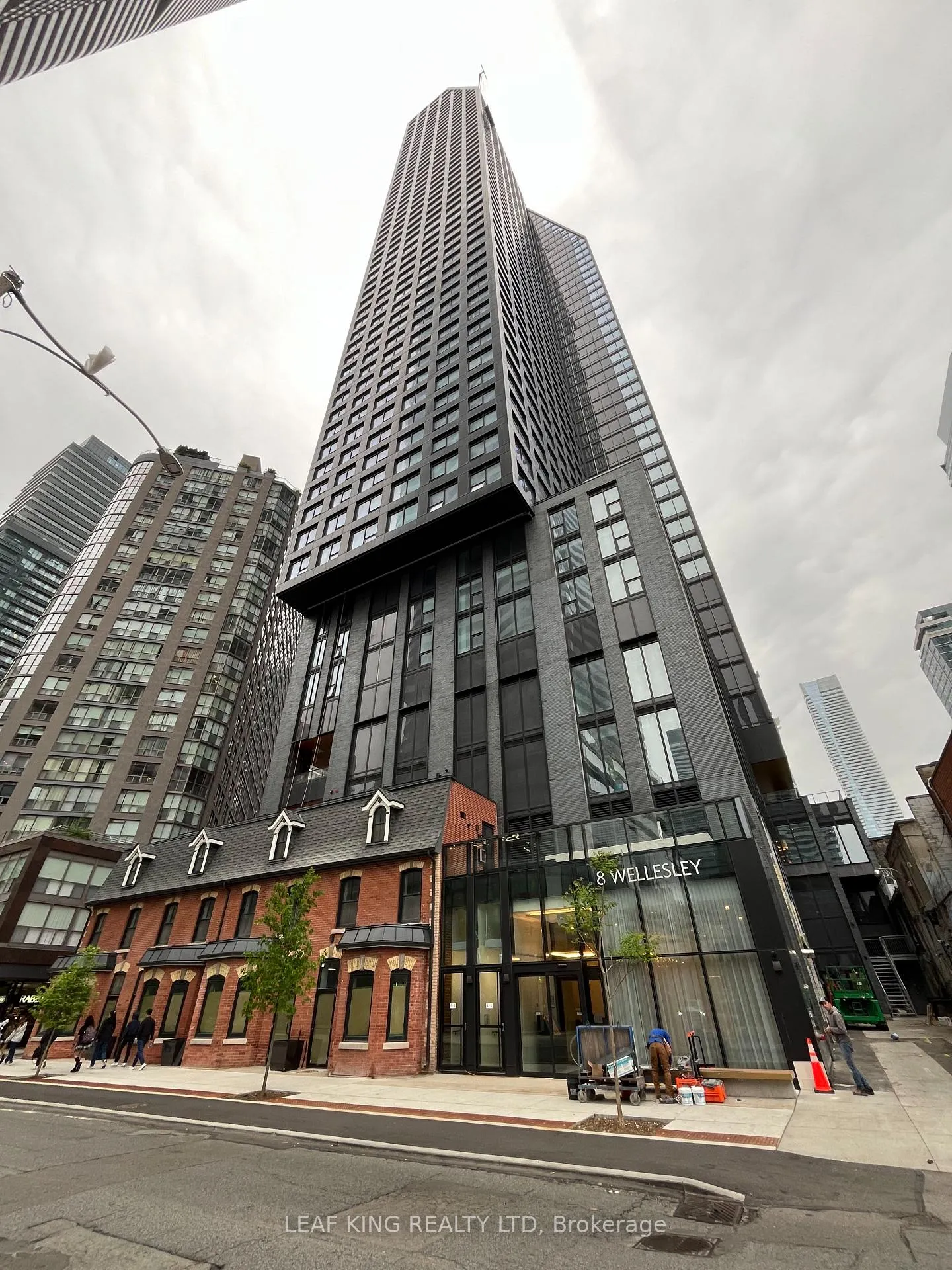 Front of Unit 5601, 8 Wellesley Street W