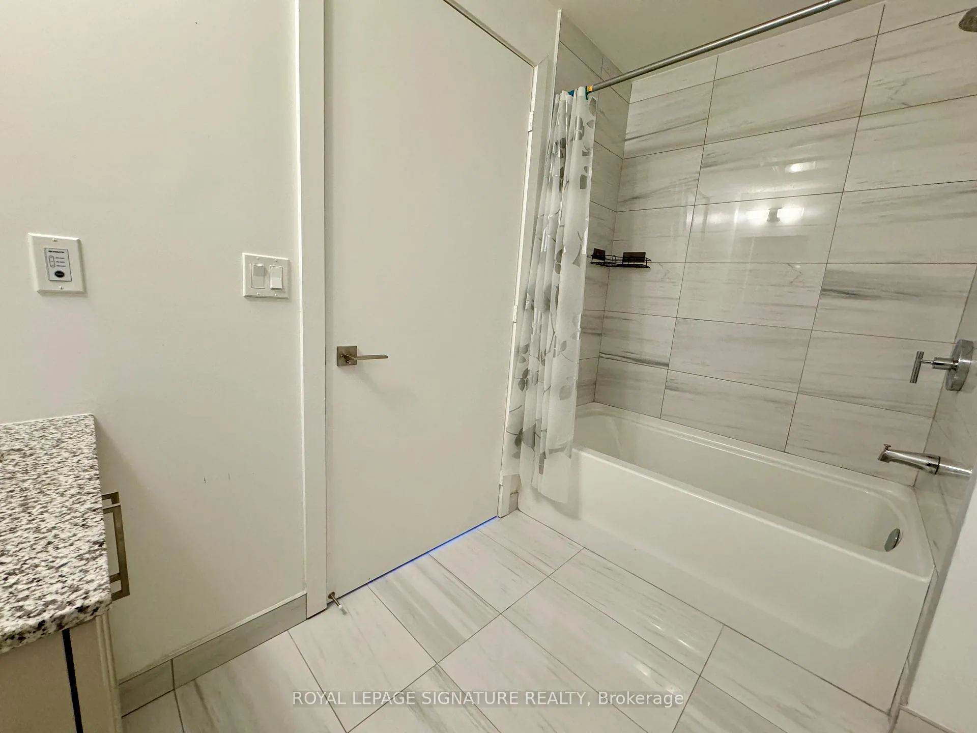Photo 9 of Unit 219E, 278 Buchanan Drive, Markham, Unionville — HOMEH