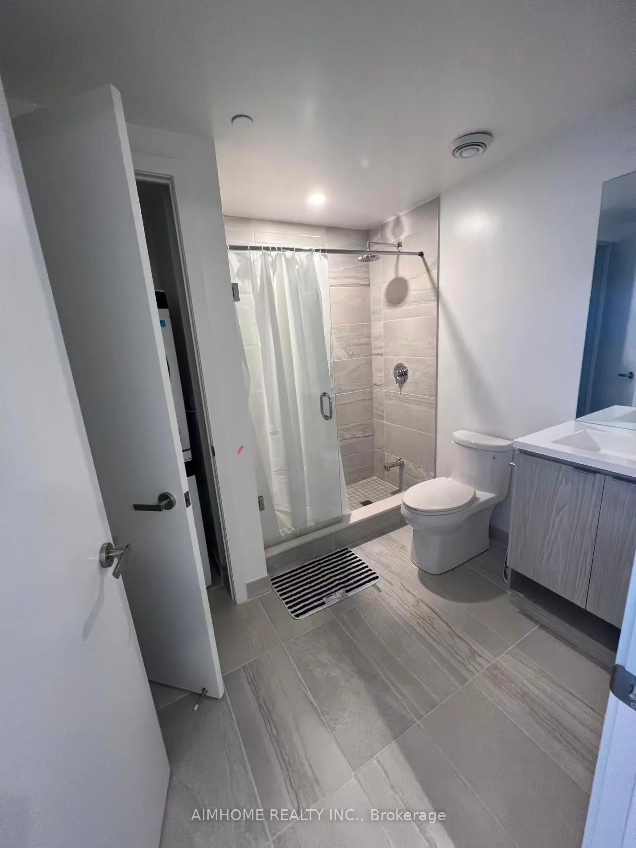 Photo 9 of Unit 6510, 55 Cooper Street, Toronto, Waterfront Communities — HOMEH