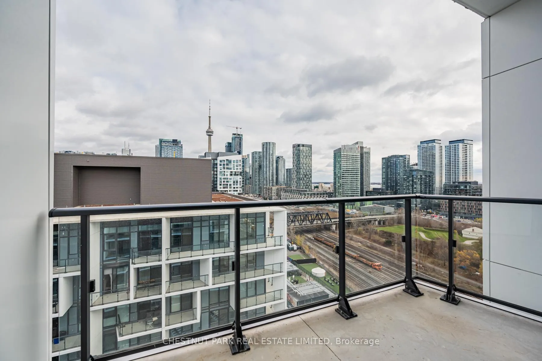 Photo 5 of Unit PH02, 9 Tecumseth Street, Toronto, Niagara — HOMEH