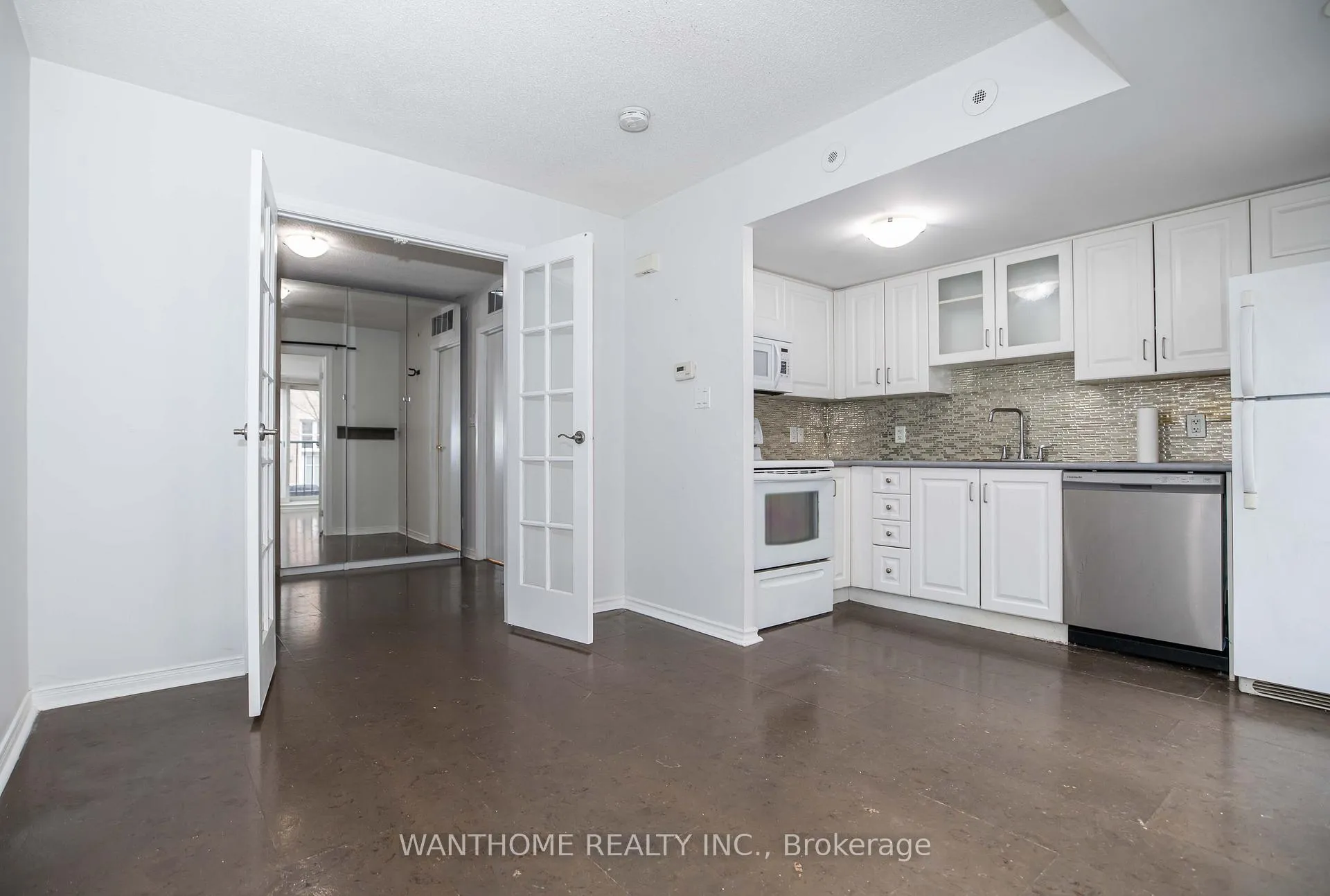 Front of Unit 318, 30 Western Battery Road