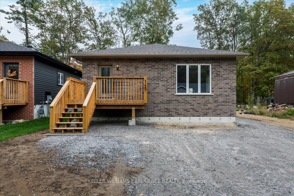Photo 1 of 145 Pine Street W, Gravenhurst, Muskoka (S) — HOMEH