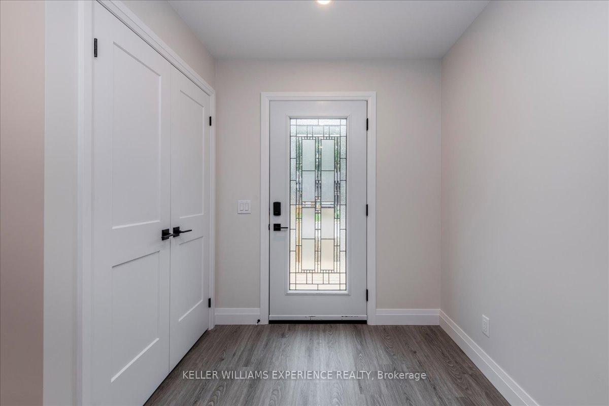 Photo 4 of 145 Pine Street W, Gravenhurst, Muskoka (S) — HOMEH