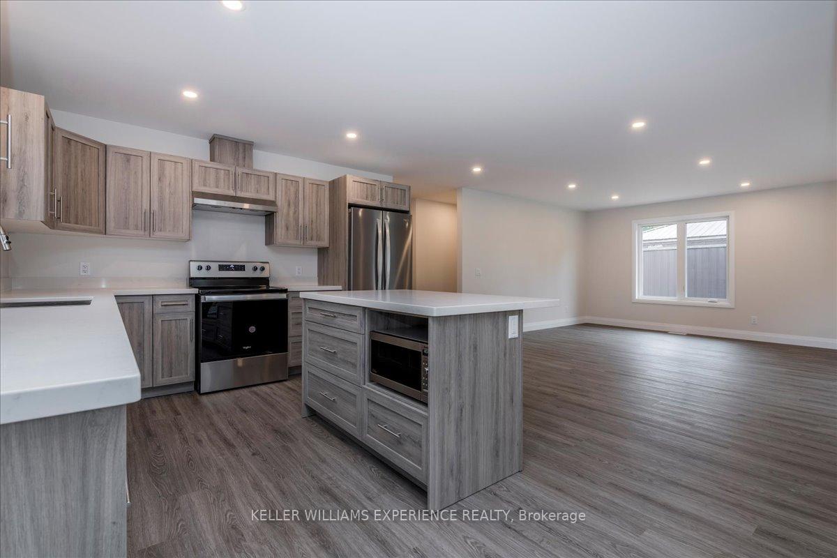 Photo 6 of 145 Pine Street W, Gravenhurst, Muskoka (S) — HOMEH