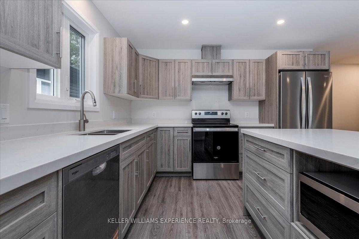 Photo 8 of 145 Pine Street W, Gravenhurst, Muskoka (S) — HOMEH