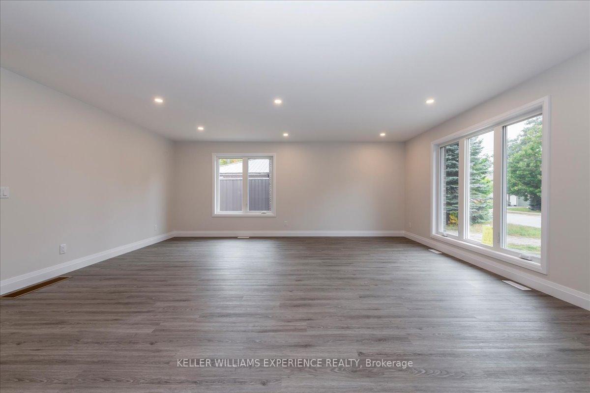 Photo 16 of 145 Pine Street W, Gravenhurst, Muskoka (S) — HOMEH