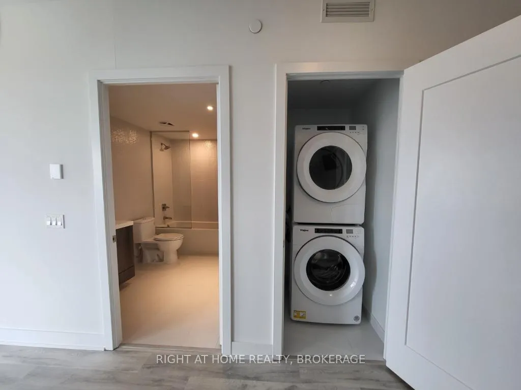 Photo 4 of Unit 2617, 585 Bloor Street E, Toronto, North St. James Town — HOMEH