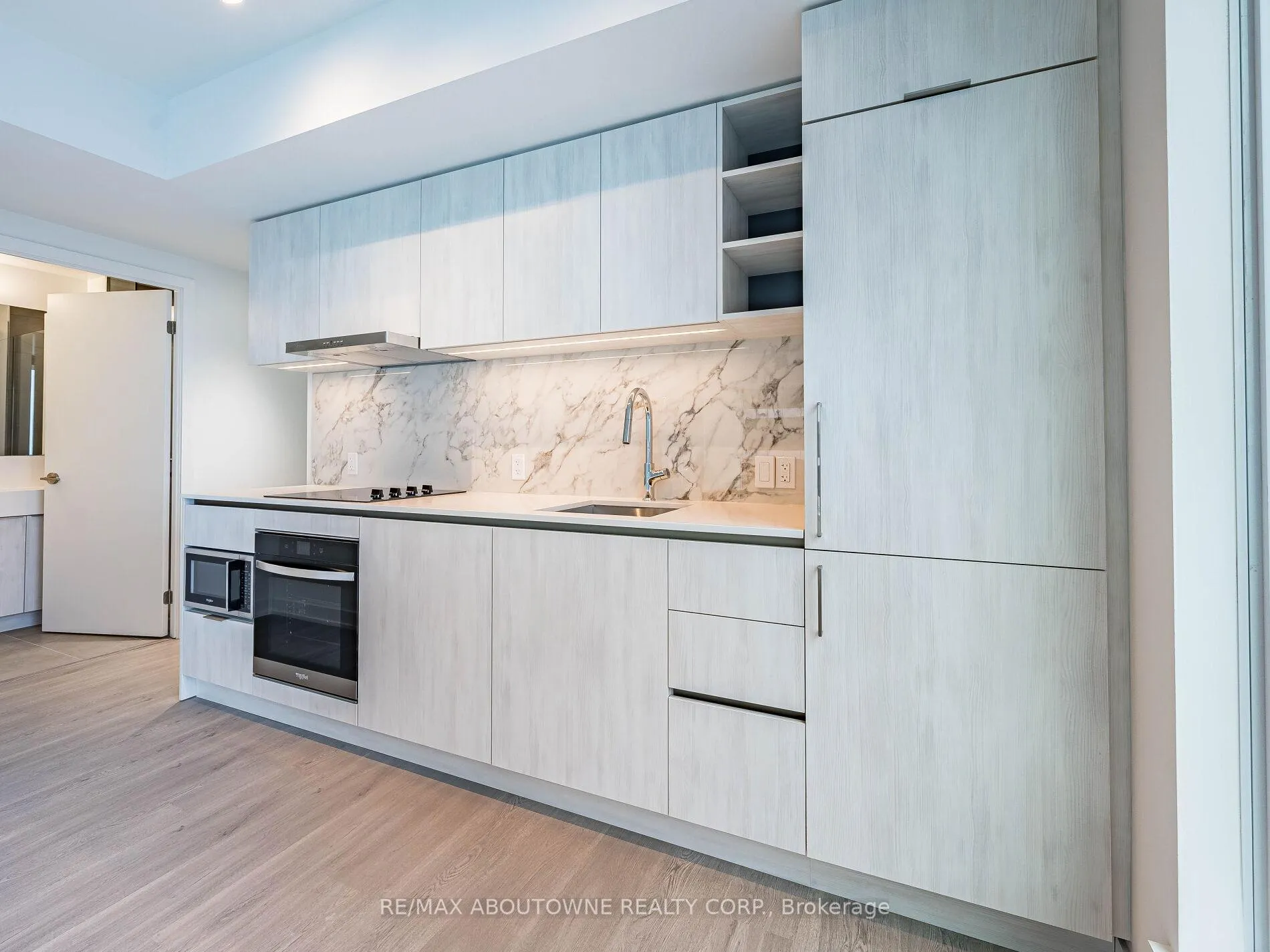 Photo 13 of Unit 4703, 8 Wellesley Street W, Toronto, Bay Street Corridor — HOMEH