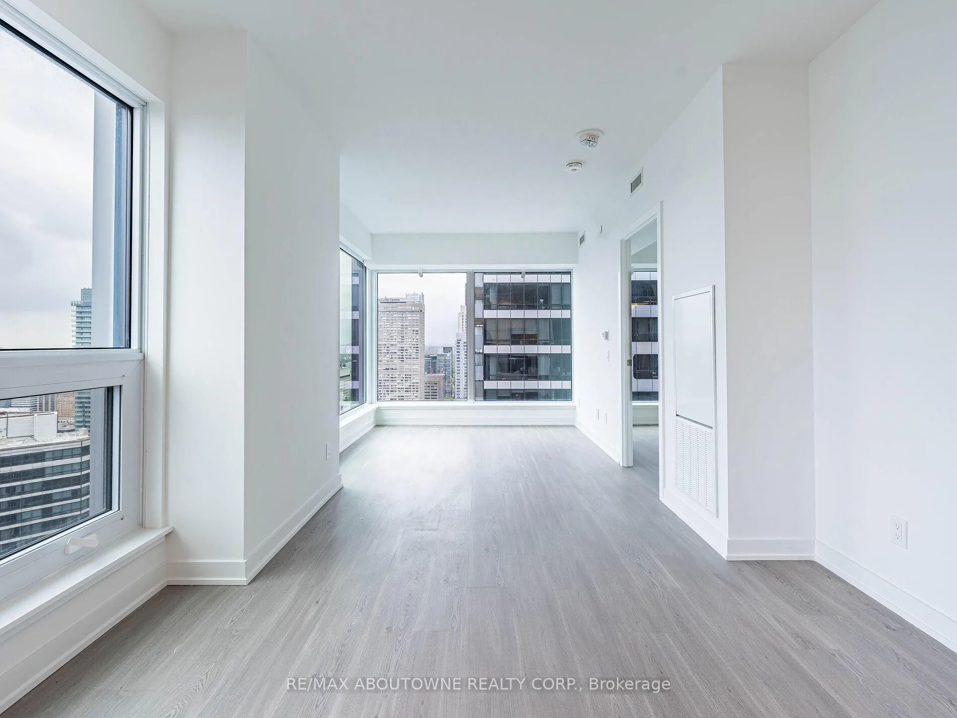 Photo 14 of Unit 4703, 8 Wellesley Street W, Toronto, Bay Street Corridor — HOMEH