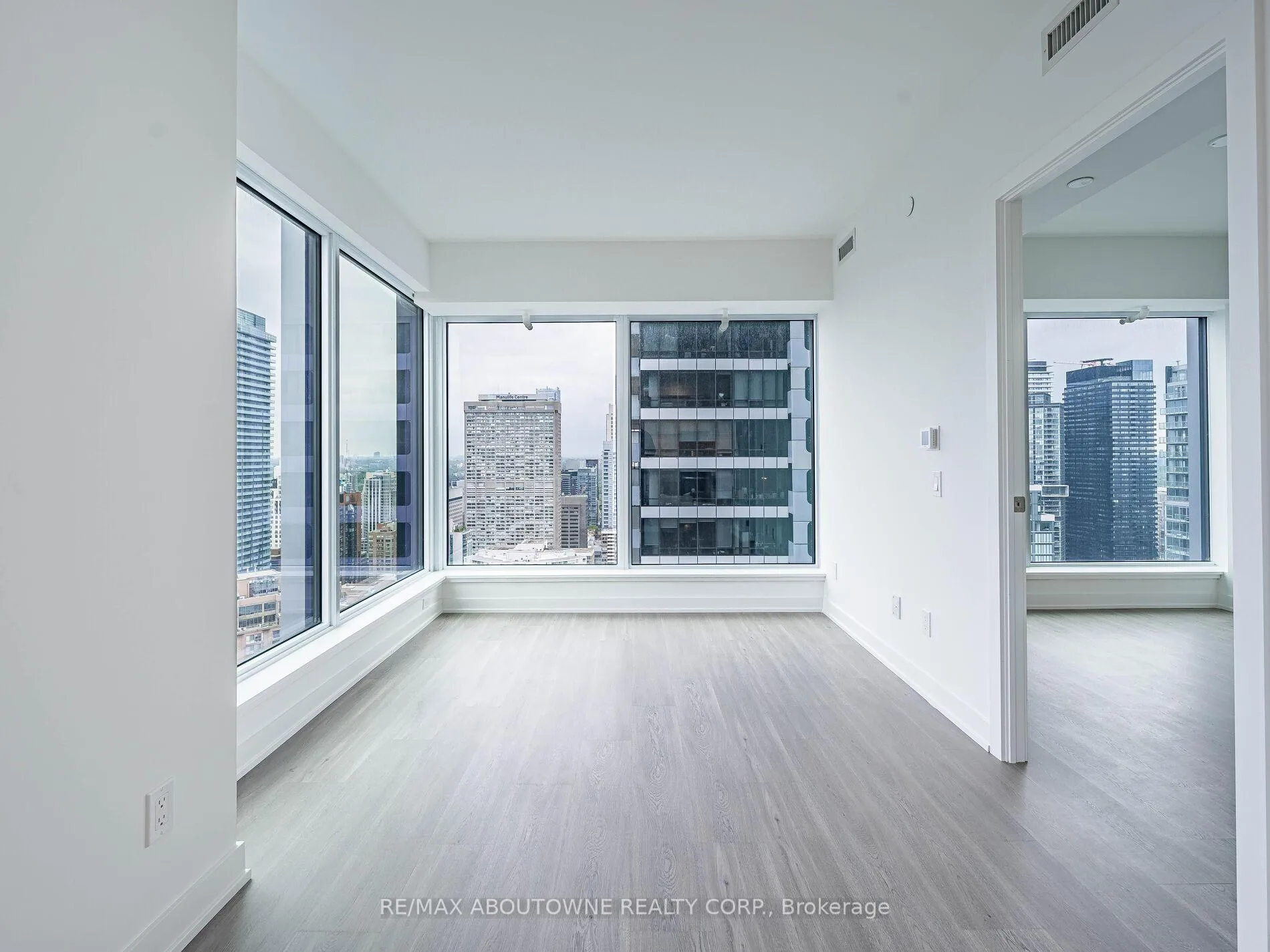 Photo 19 of Unit 4703, 8 Wellesley Street W, Toronto, Bay Street Corridor — HOMEH