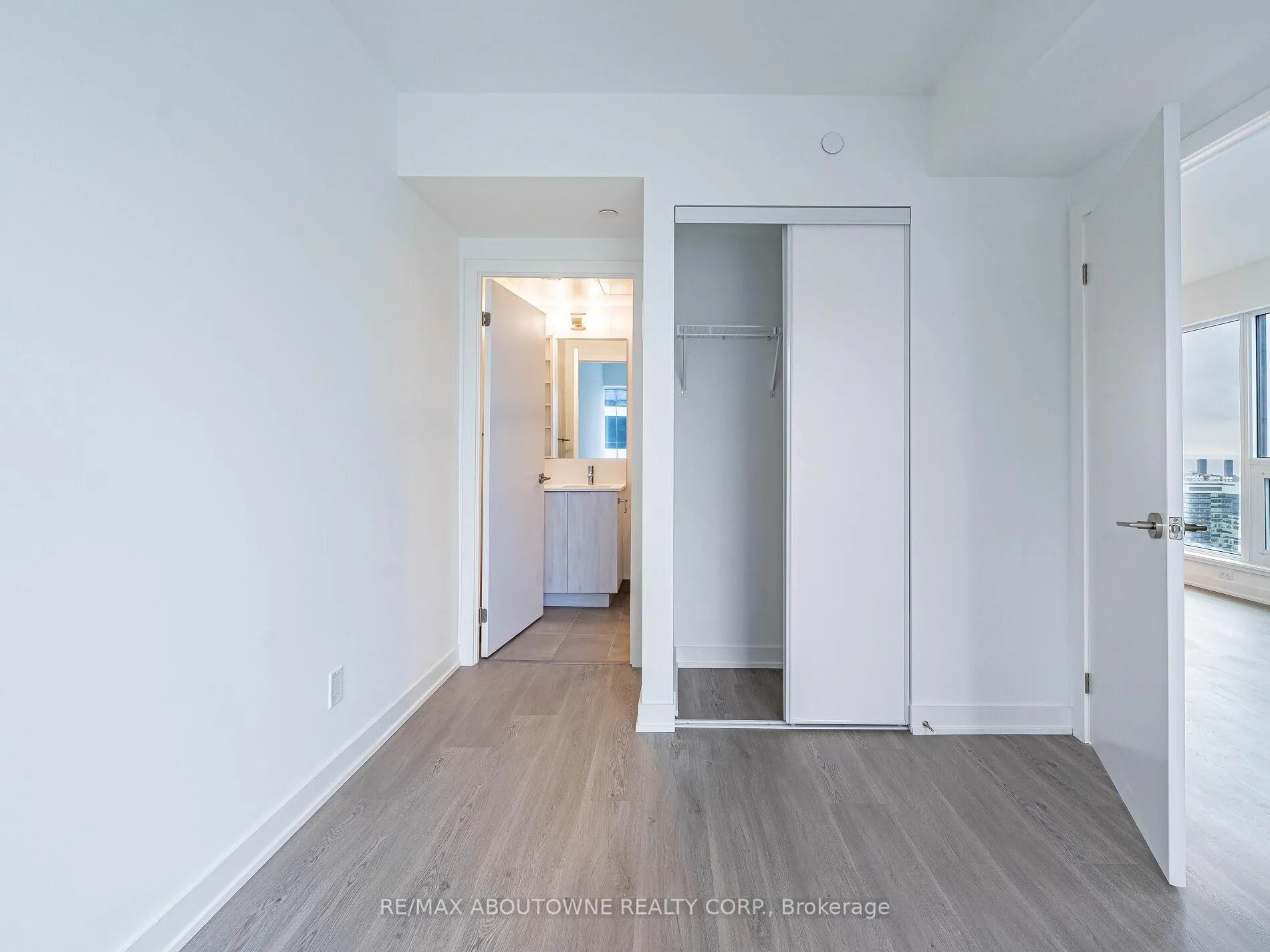 Photo 23 of Unit 4703, 8 Wellesley Street W, Toronto, Bay Street Corridor — HOMEH