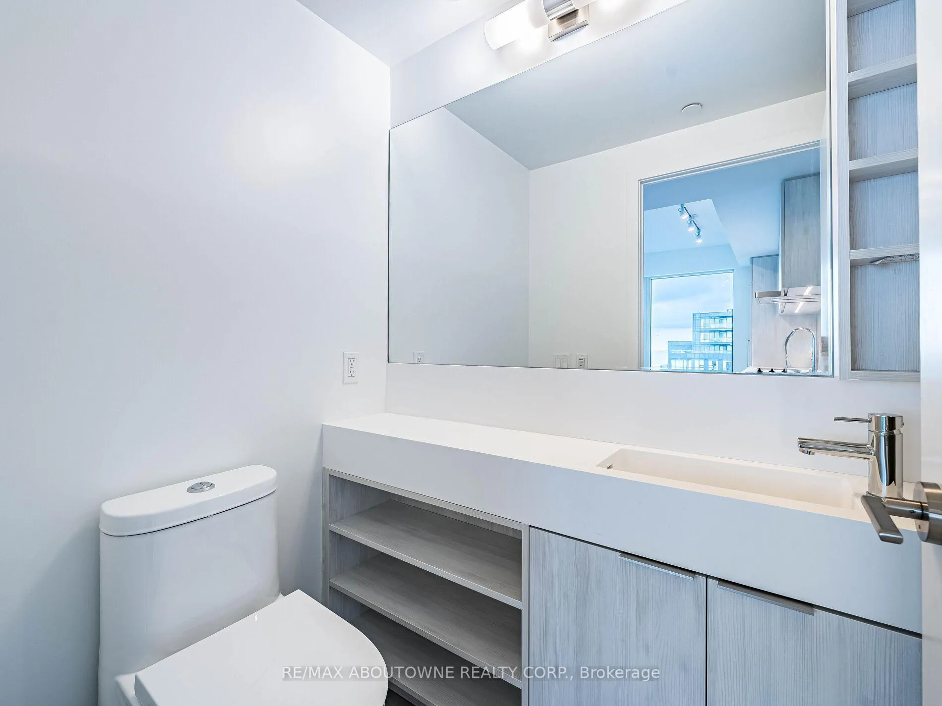 Photo 29 of Unit 4703, 8 Wellesley Street W, Toronto, Bay Street Corridor — HOMEH