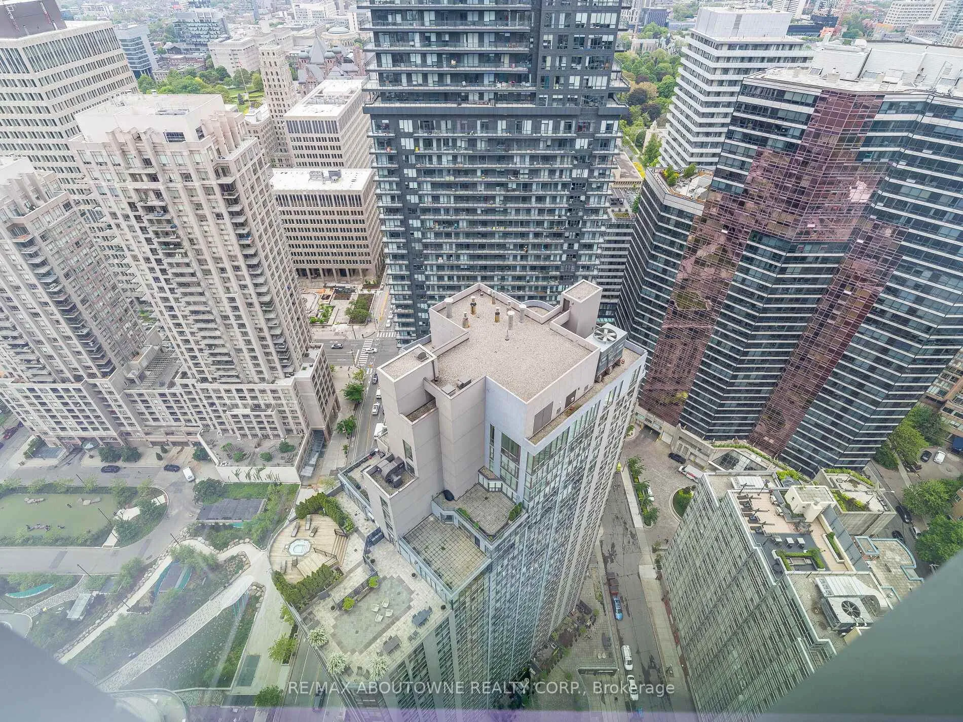 Photo 36 of Unit 4703, 8 Wellesley Street W, Toronto, Bay Street Corridor — HOMEH